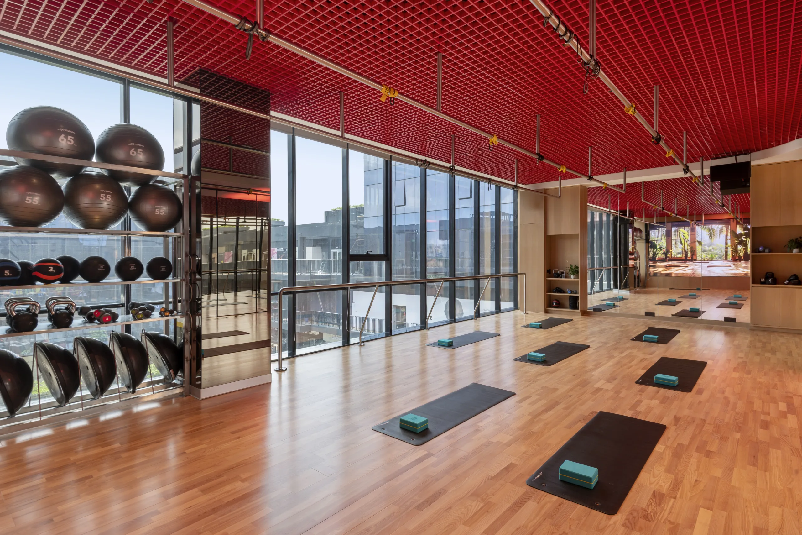 Training studio at DLF THRIVE Summit Plaza